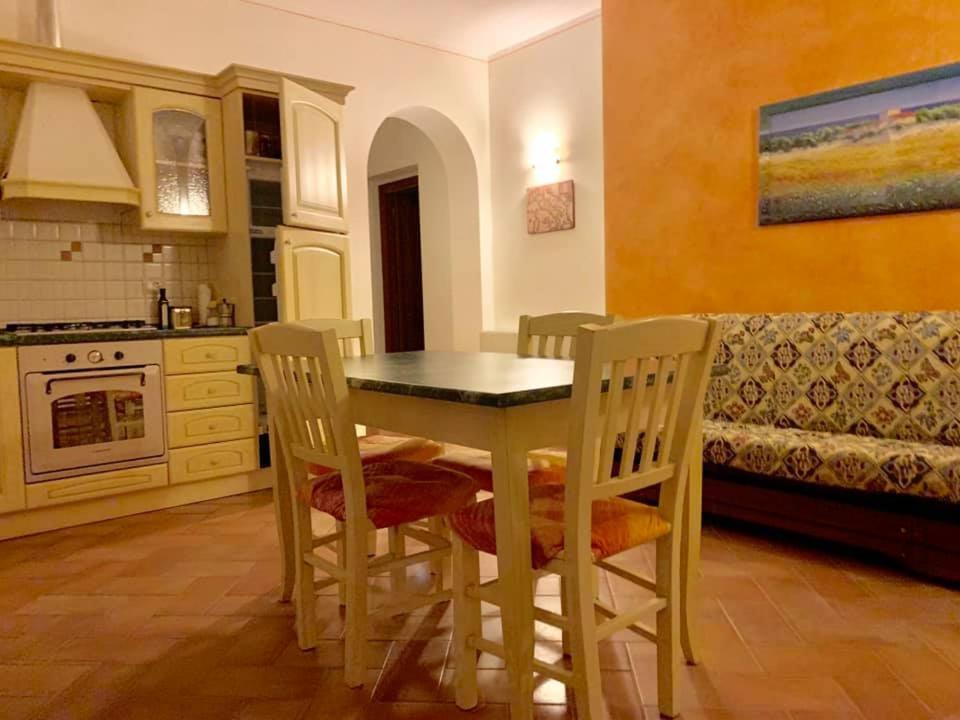 8380 Agriturismo L'Oleandro มอนเตเมราโน ภายนอก รูปภาพ